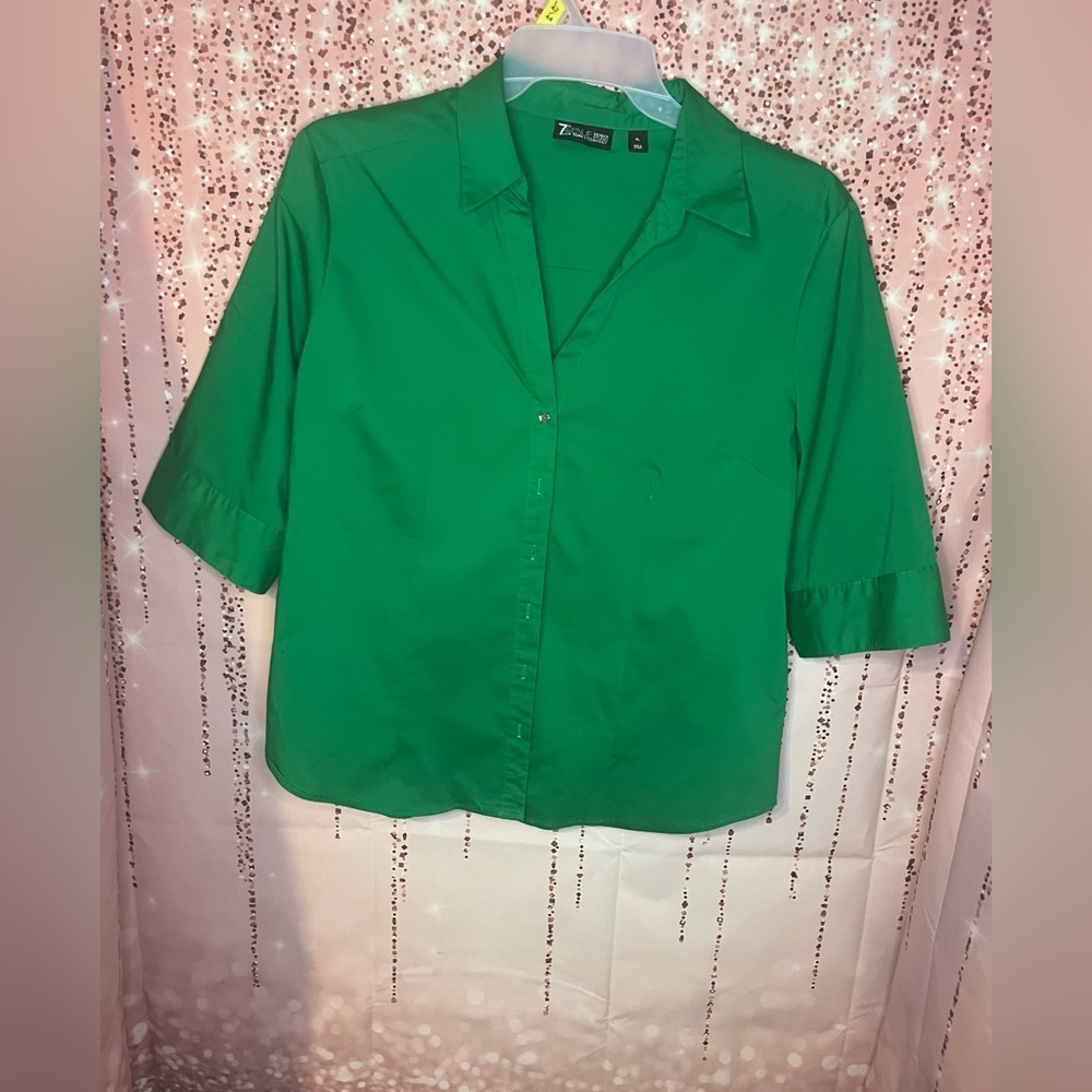 New York & Company - 7th Avenue Design Studio Half Sleeved V-Neck Button Down - Picture 6 of 8